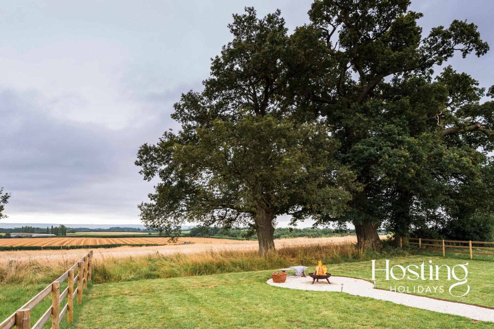 One Of A Kind Shepherds Hut With Incredible Views Villa Thame Exterior photo