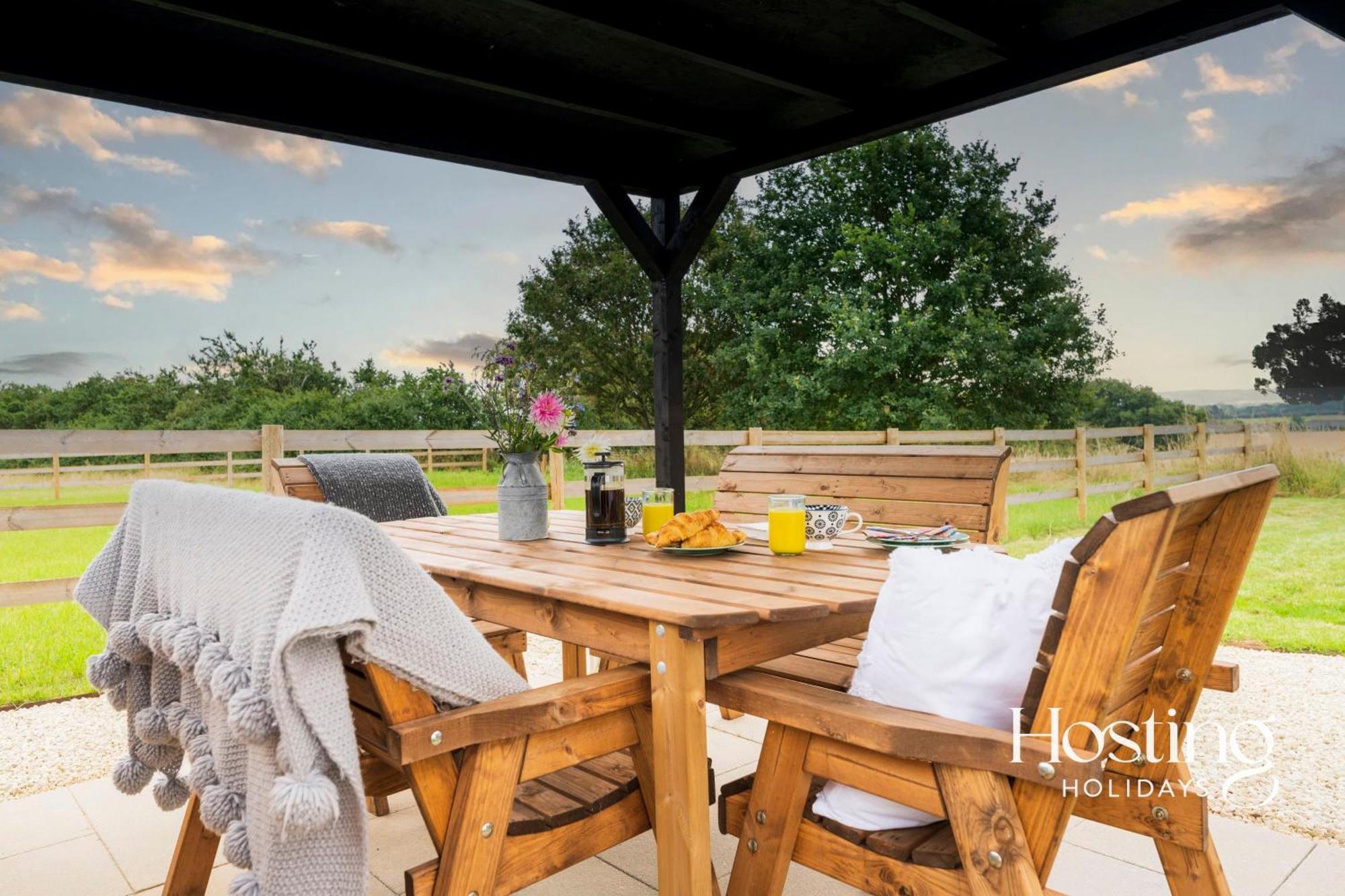 One Of A Kind Shepherds Hut With Incredible Views Villa Thame Exterior photo