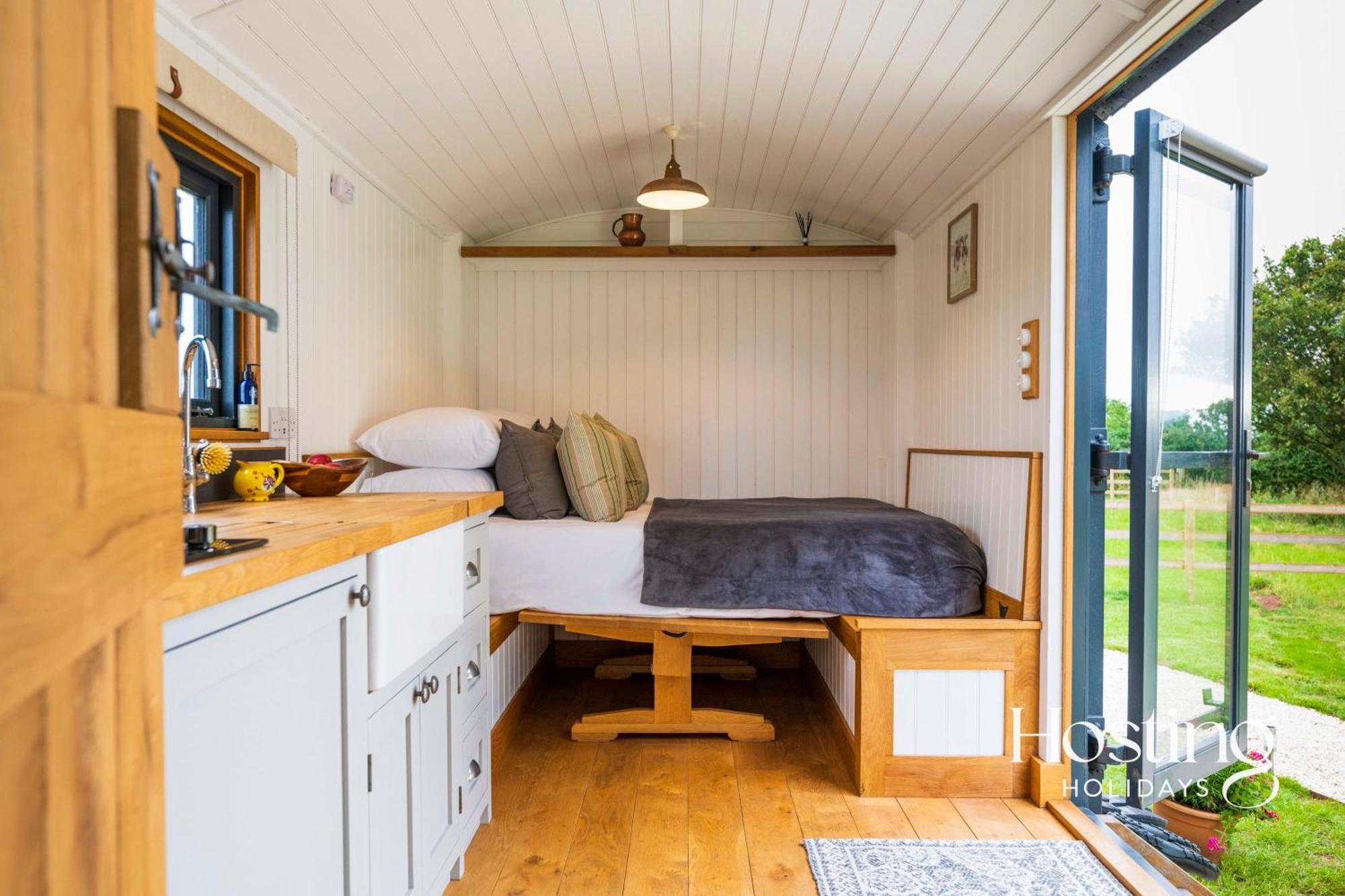 One Of A Kind Shepherds Hut With Incredible Views Villa Thame Exterior photo