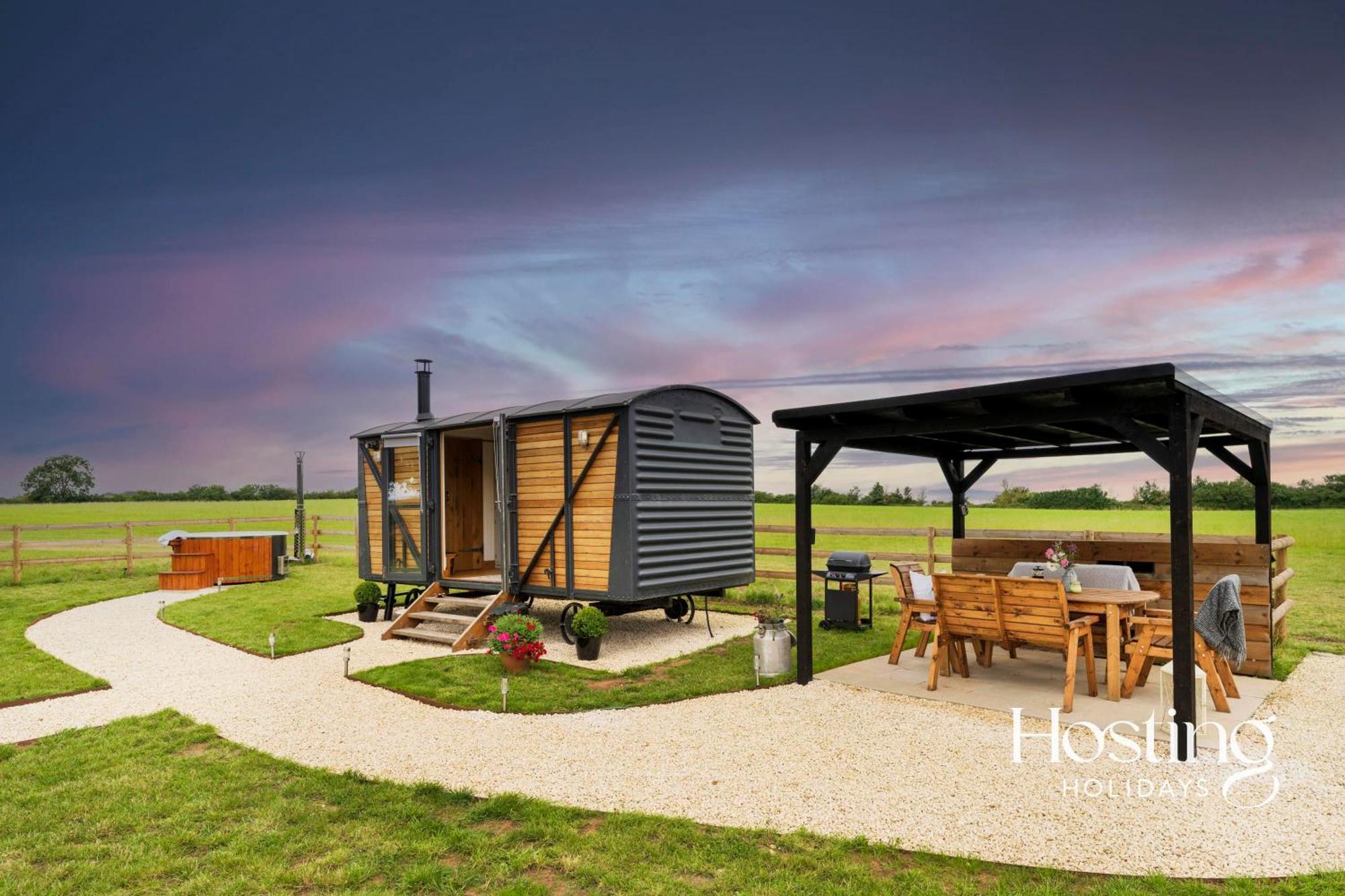 One Of A Kind Shepherds Hut With Incredible Views Villa Thame Exterior photo