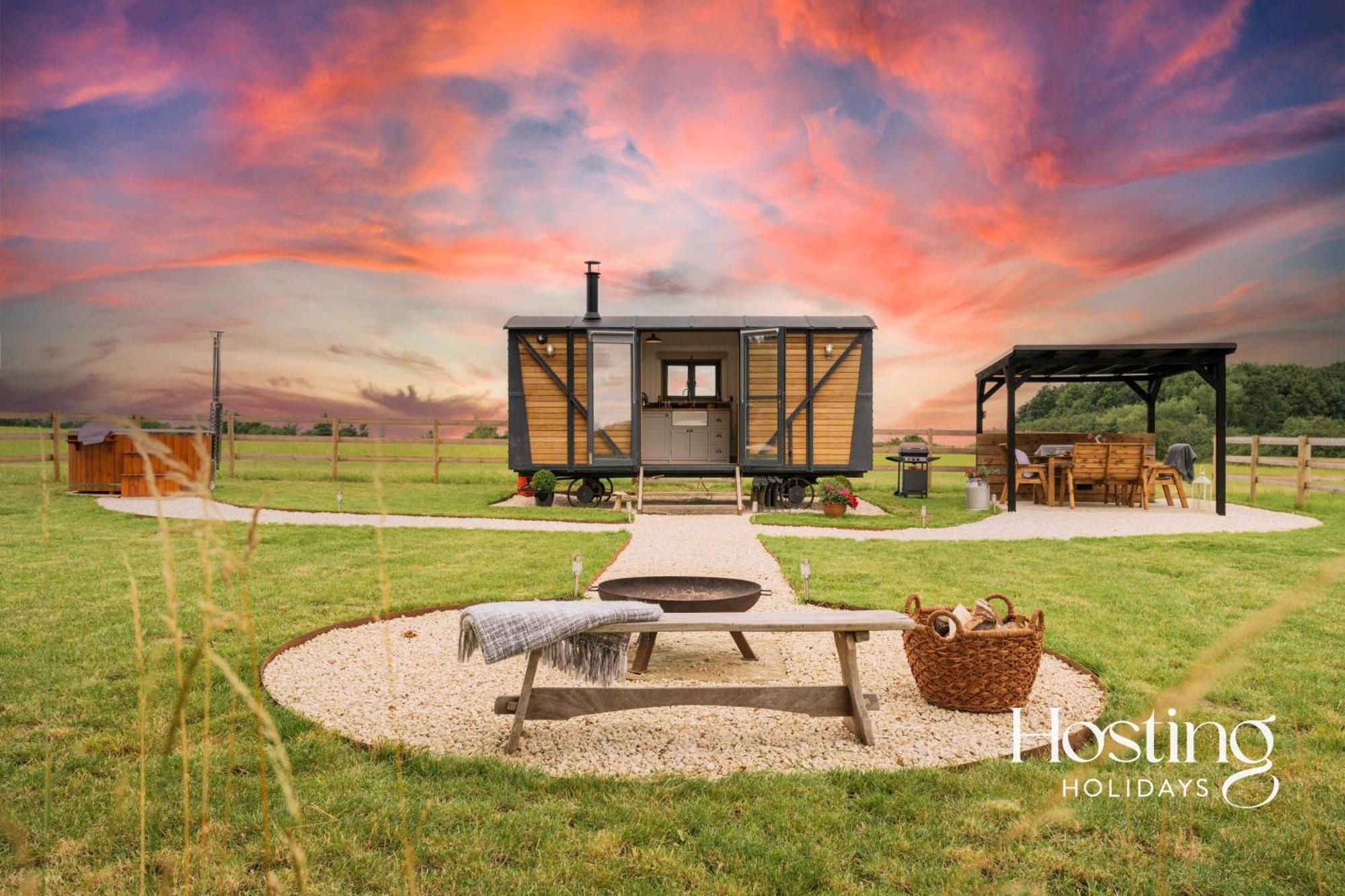 One Of A Kind Shepherds Hut With Incredible Views Villa Thame Exterior photo